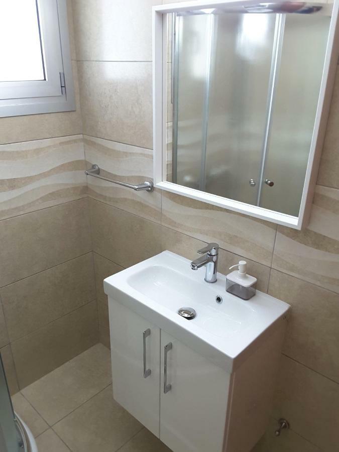 Lighthouse By The Sea Lovely 2Bdr Apartment Paphos Eksteriør bilde