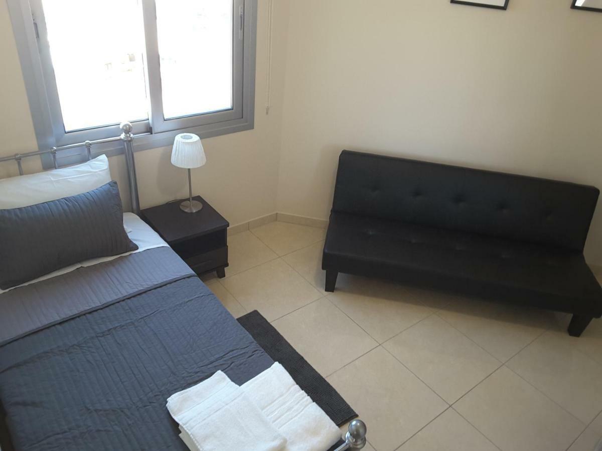 Lighthouse By The Sea Lovely 2Bdr Apartment Paphos Eksteriør bilde