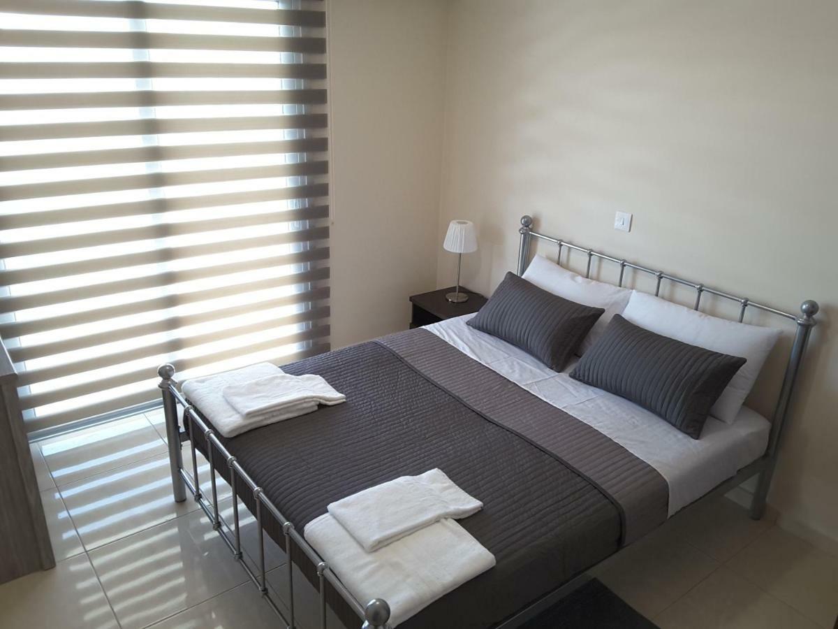 Lighthouse By The Sea Lovely 2Bdr Apartment Paphos Eksteriør bilde