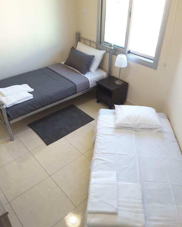 Lighthouse By The Sea Lovely 2Bdr Apartment Paphos Eksteriør bilde