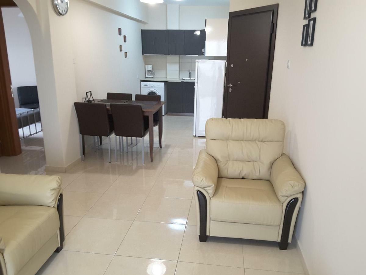 Lighthouse By The Sea Lovely 2Bdr Apartment Paphos Eksteriør bilde