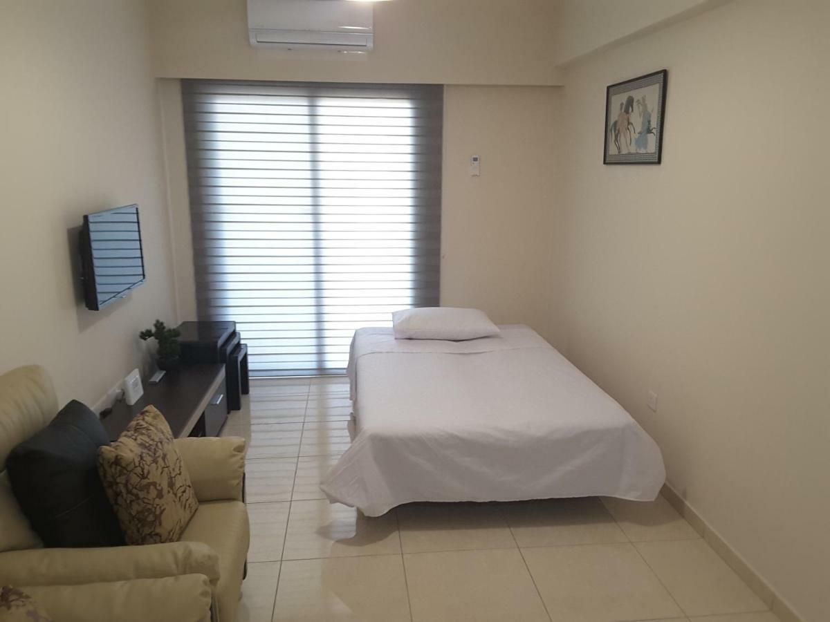 Lighthouse By The Sea Lovely 2Bdr Apartment Paphos Eksteriør bilde